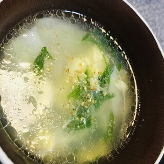 簡単♬ 鶏皮ダシのスープ餃子